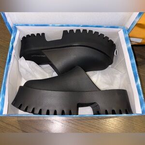 Jeffery Campbell Clogge Clogs Size 9 black